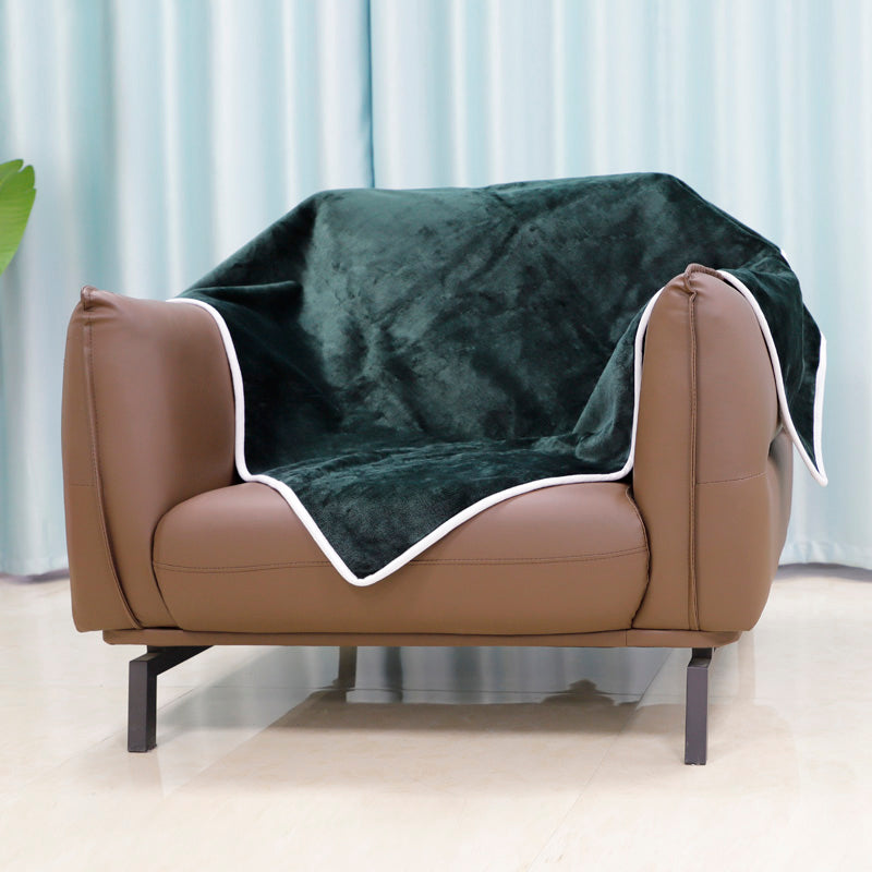 Soft and comfortable Sherpa blanket for couch bed