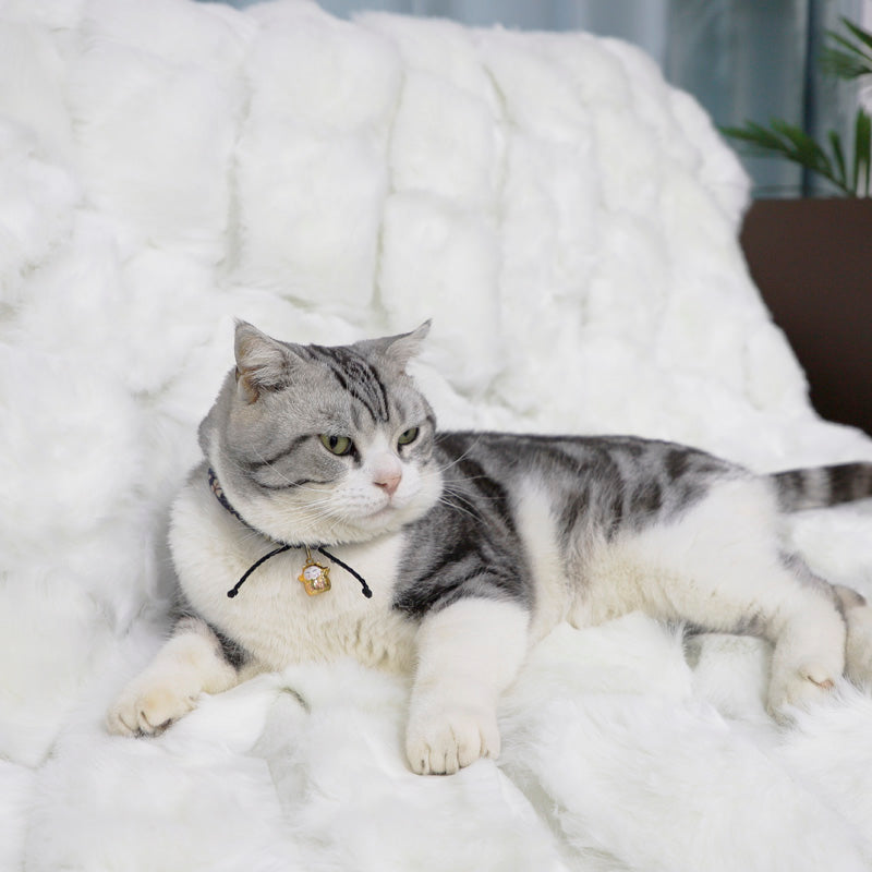 Cube faux fur warm throw blanket
