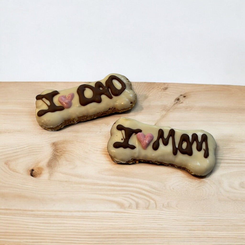 I LOVE Dad. I LOVE Mom. I LOVE Canada! Dog Treats.
