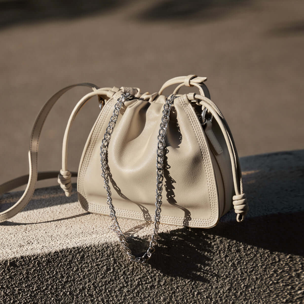 Chain Strap Drawstring Leather Bucket Bag