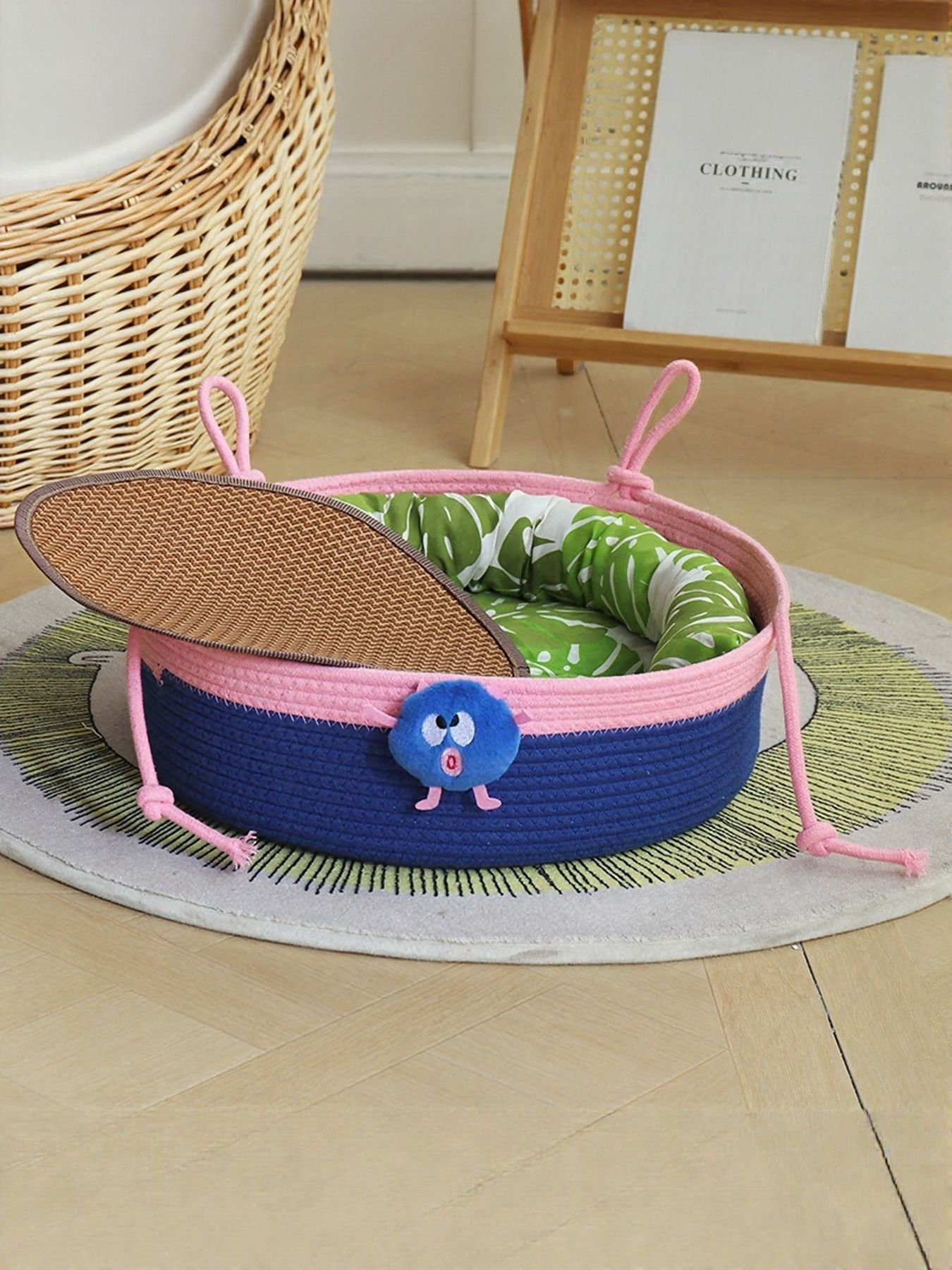 Two-Tone Woven Pet Nest
