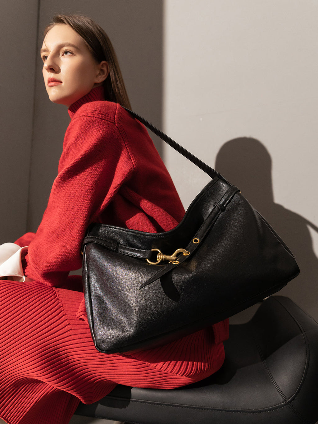 Mediun Slouchy Leather Shoulder Bag